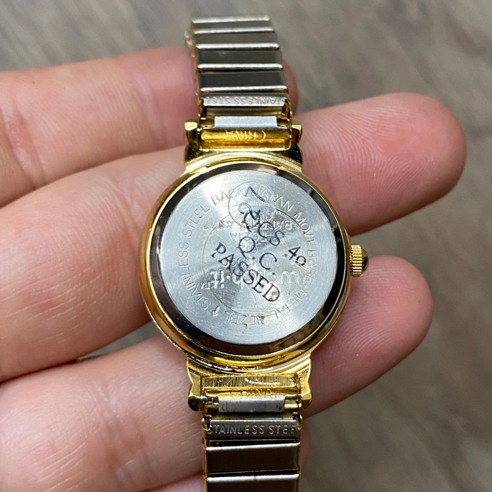 Watch-it Womens Gold Tone Quartz Watch Expansion Stretch Band Round Face